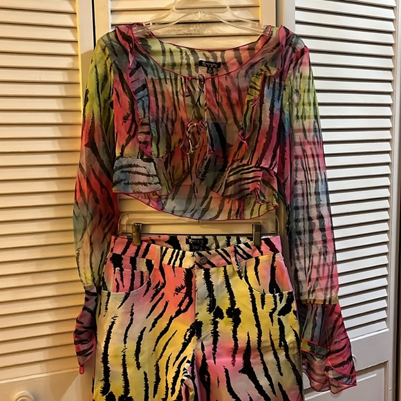 NWT Generation Kiss Wrap Around and Feral Tie Dye Jeans Size L - Picture 2 of 7